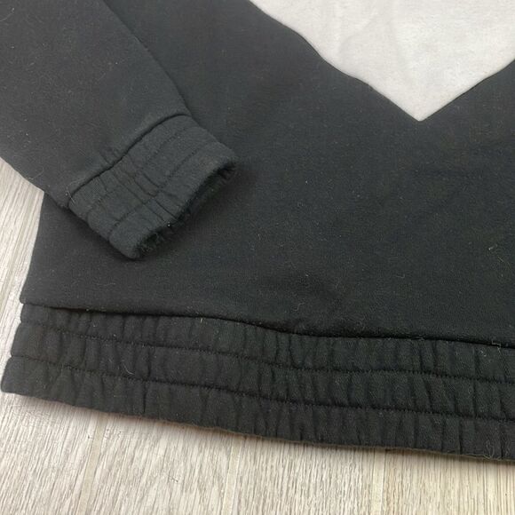 Fila. Women's 1/4 Zip Pullover color block sweatshirt. Small - Picture 4 of 8